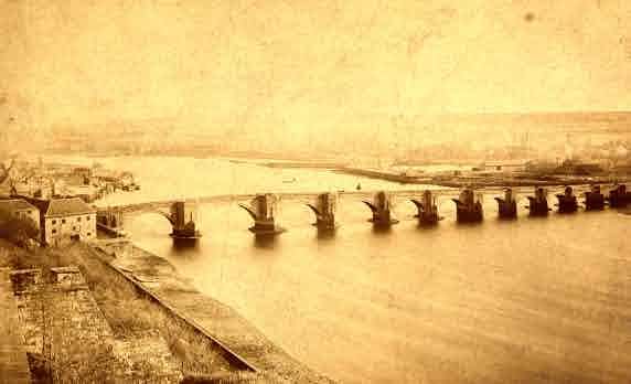 Picture of Berwick Harbour and Bridge