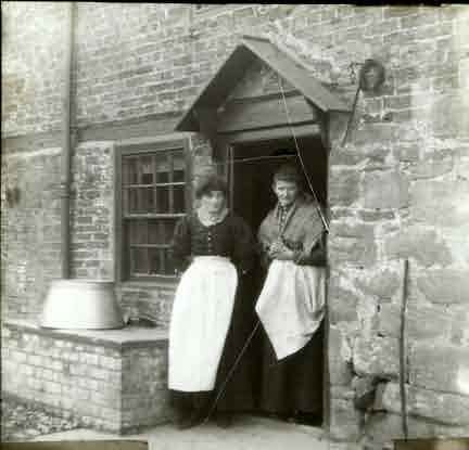 Picture of Prudhoe, Women in Doorway