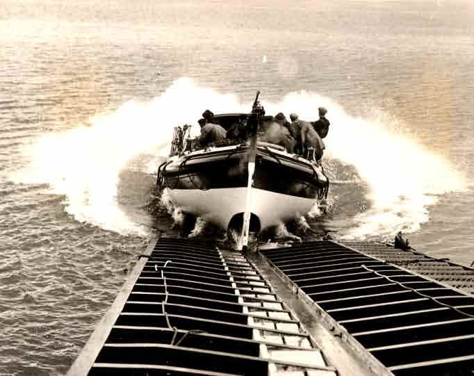 Picture of Berwick, launching the lifeboat